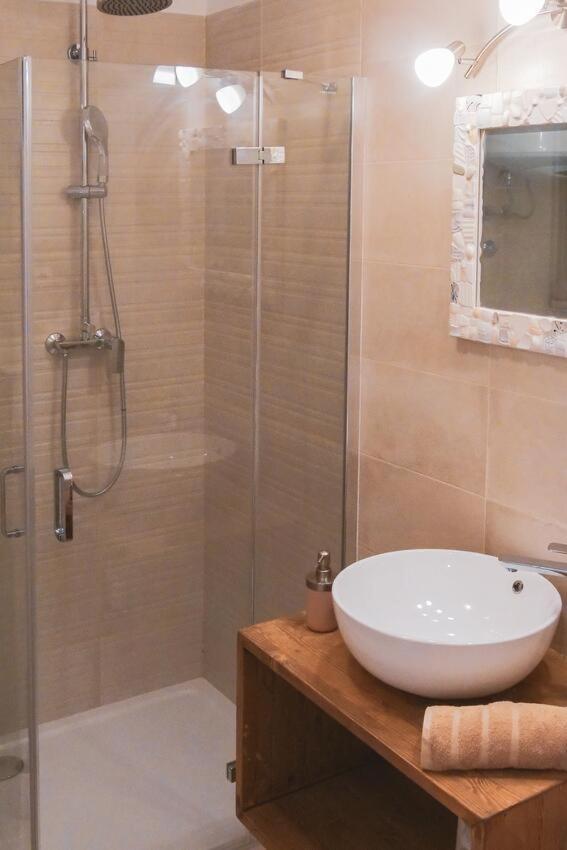 Fully Renovated One Bedroom Apartment With A Seaview - A Sevid Exterior foto