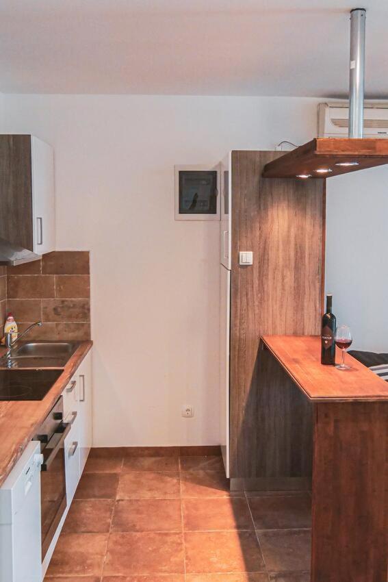 Fully Renovated One Bedroom Apartment With A Seaview - A Sevid Exterior foto