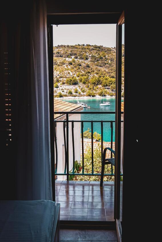 Fully Renovated One Bedroom Apartment With A Seaview - A Sevid Exterior foto